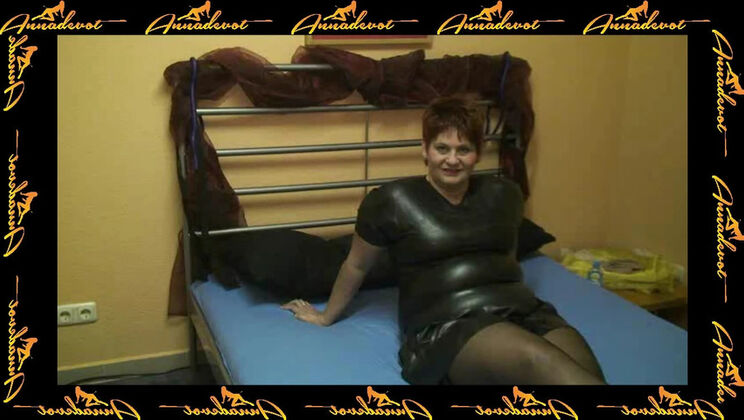 Anna Devot German MILF Spreads Pussy Wide for Fisting and Big Toy Play