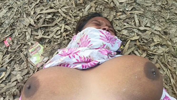 Desi Bhabhi Outdoor Anal Fuck with Huge Boobs and Big Ass