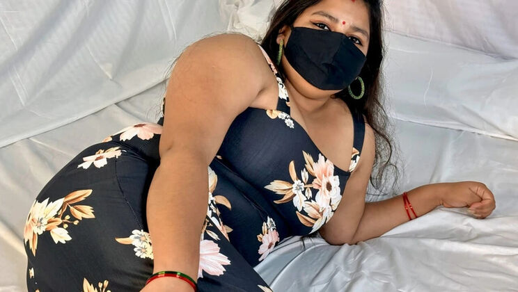 Indian Bhabhi Hotrubina Hardcore Fuck - Big Tits Desi Girlfriend Doggy Style Sex