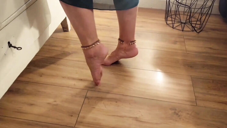 Amateur Blonde MILF Selena701 Gets Creampie After Walk - German Homemade Sex