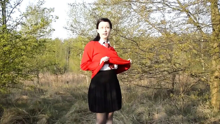 Outdoor Stockings Orgasm - Wanilianna Hairy Bush & Big Tits in Meadow