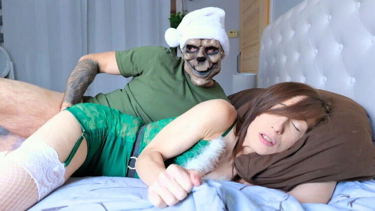 Stepdad Fucks Stepdaughter By Mistake - Creampie Taboo Sex With JessTonySquirts