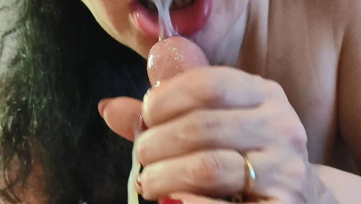 Mature MILF Housewife POV Blowjob - Amateur Brunette Sucks Dick Until Cum in Mouth