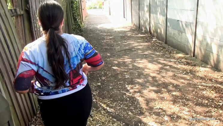 Chubby British MILF Kimberly Scott Public Outdoor Pissing & Flashing - Amateur Brunette Thick Ass