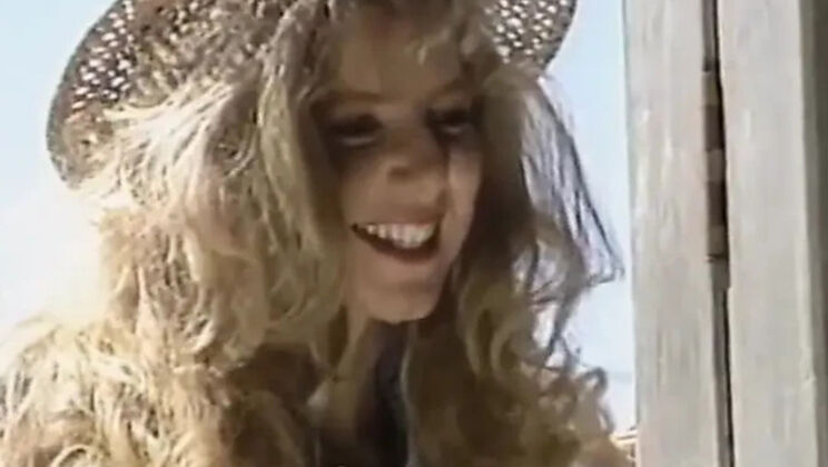 Blonde Couple Fucking on Table - Angela Summers & Randy West Vintage Porn