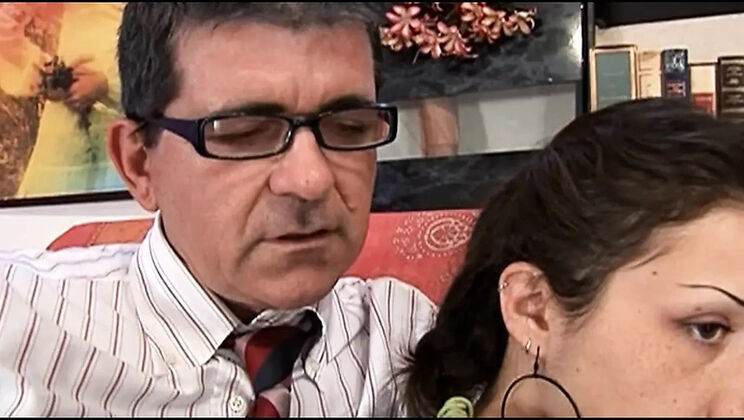 Stepdad Fucks Sweet Teen Stepdaughter - Gloria Domini Blowjob & Cowgirl