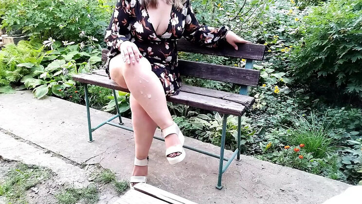 Mommy Makes You Cum Outside at Night - Big Ass Ukrainian MILF Handjob