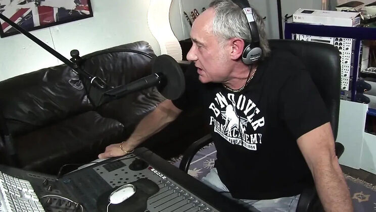 Old Man Fucks Two Hot Babes - Teen Threesome Blowjob with Paige Fox & Cindy Behr