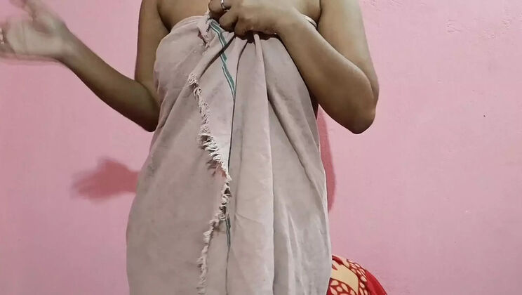 Indian Desi Bengali Girlfriend Cheating Hardcore with Hotel Servant - Rough Sex in Hotel Room