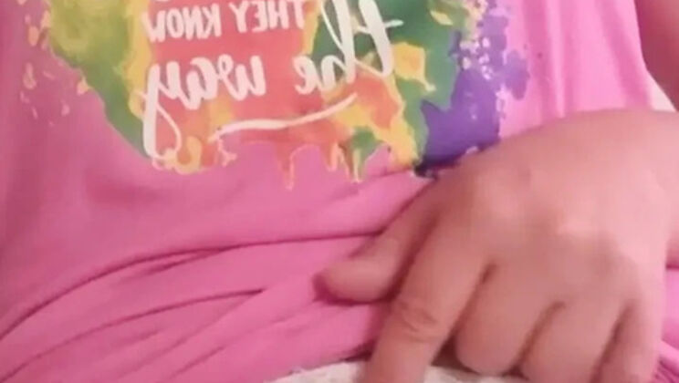 Blonde MILF Sparowdox Fingering Her Shaved Pussy in Hot Morning Solo Masturbation