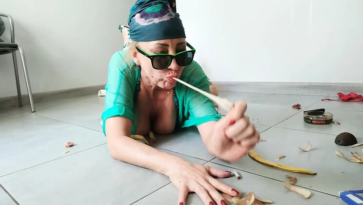 Trashy Blonde MILF Slut Masturbates and Squirts - Extreme Kinky Solo