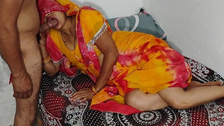 Desi Couple Hot Chudai - Sexy Indian Maid POV with Saxesageth