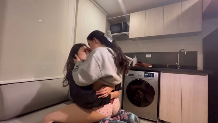 My Roommate Started Fingering Me and I Got So Wet - Amateur Lesbian Sex