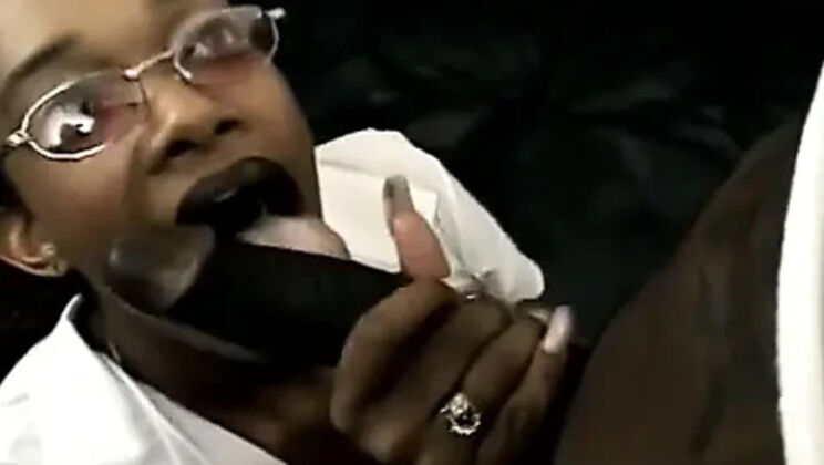 Round ass ebony slut gets pussy licked before hard BBC anal