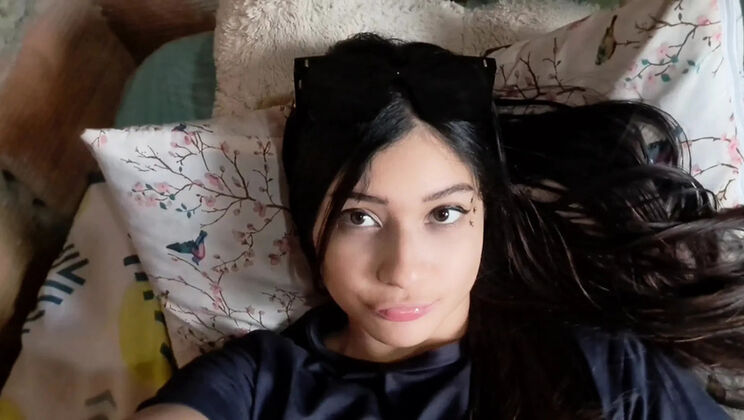 Colombian Influencer GomezGomez Dares You To Watch This Amateur Lesbian Sex Tape