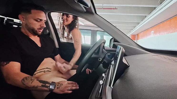 Stranger Handjob and Deep Blowjob at His Home with Deepthroat