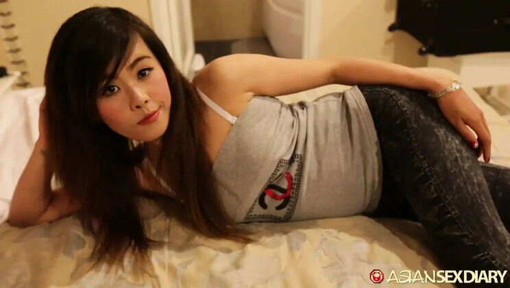 Small Tit Filipina Teen Seduces Foreigner