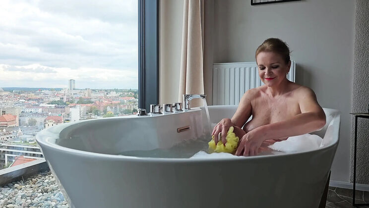 Misses Jenny Big Natural Tits Blowjob in Bathtub Gone Wild
