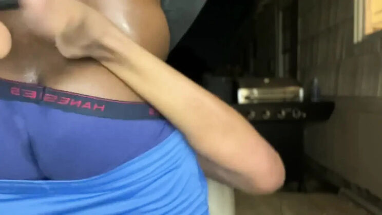 Stepsister Gets Fucked Raw Dogg Outside in Ass Like a Hoe
