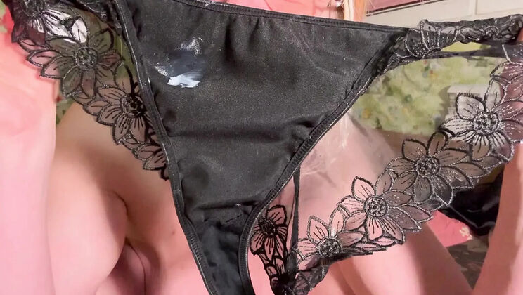 Hot MILF Facesitting and Dirty Talk Leads to Squirt and Dildo Fuck, JOI Cum on Panties